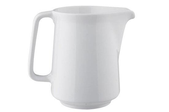The milkman (milk carafe)
